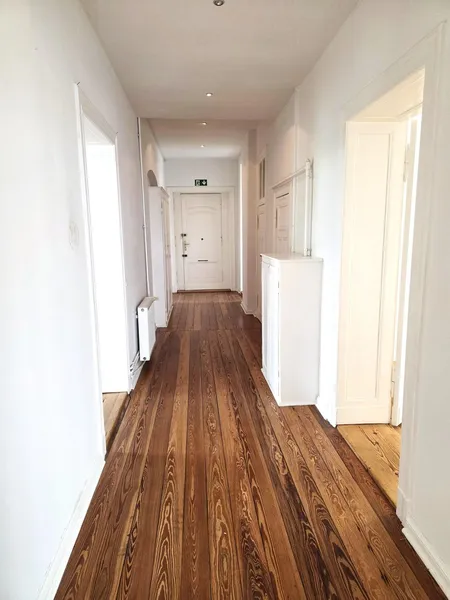 Wohn und Gewerbe, sehr repräsentative 7 Zimmer-Wohnung, am S Bahn Karlshorst, 204m² — photo 1